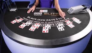 Màn hình tổng quan danh mục game trên nền tảng 888 slots bao gồm slot, casino và bắn cá